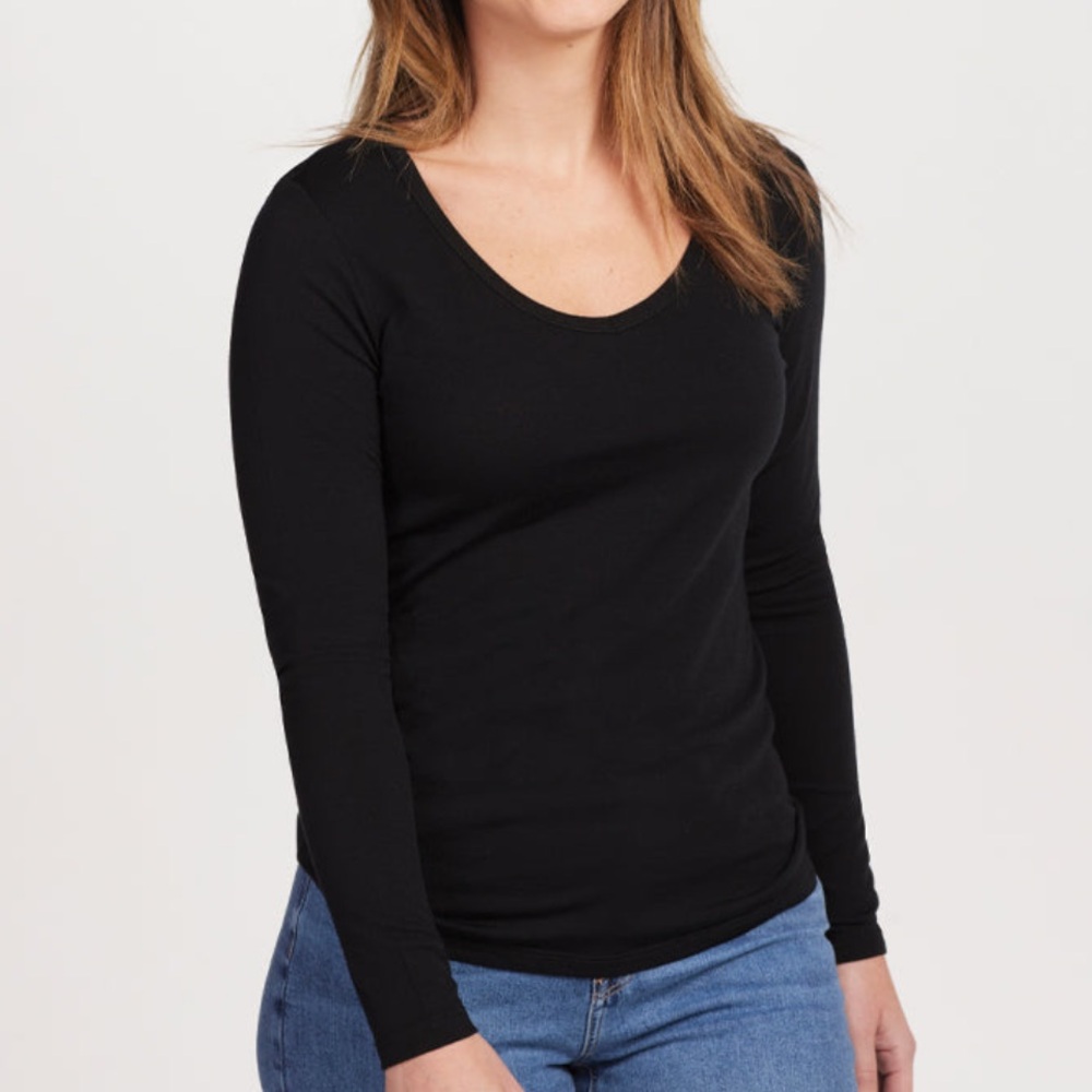 EUC Woolx Medium weight merino wool top. Long sleeve. Black. XL & L